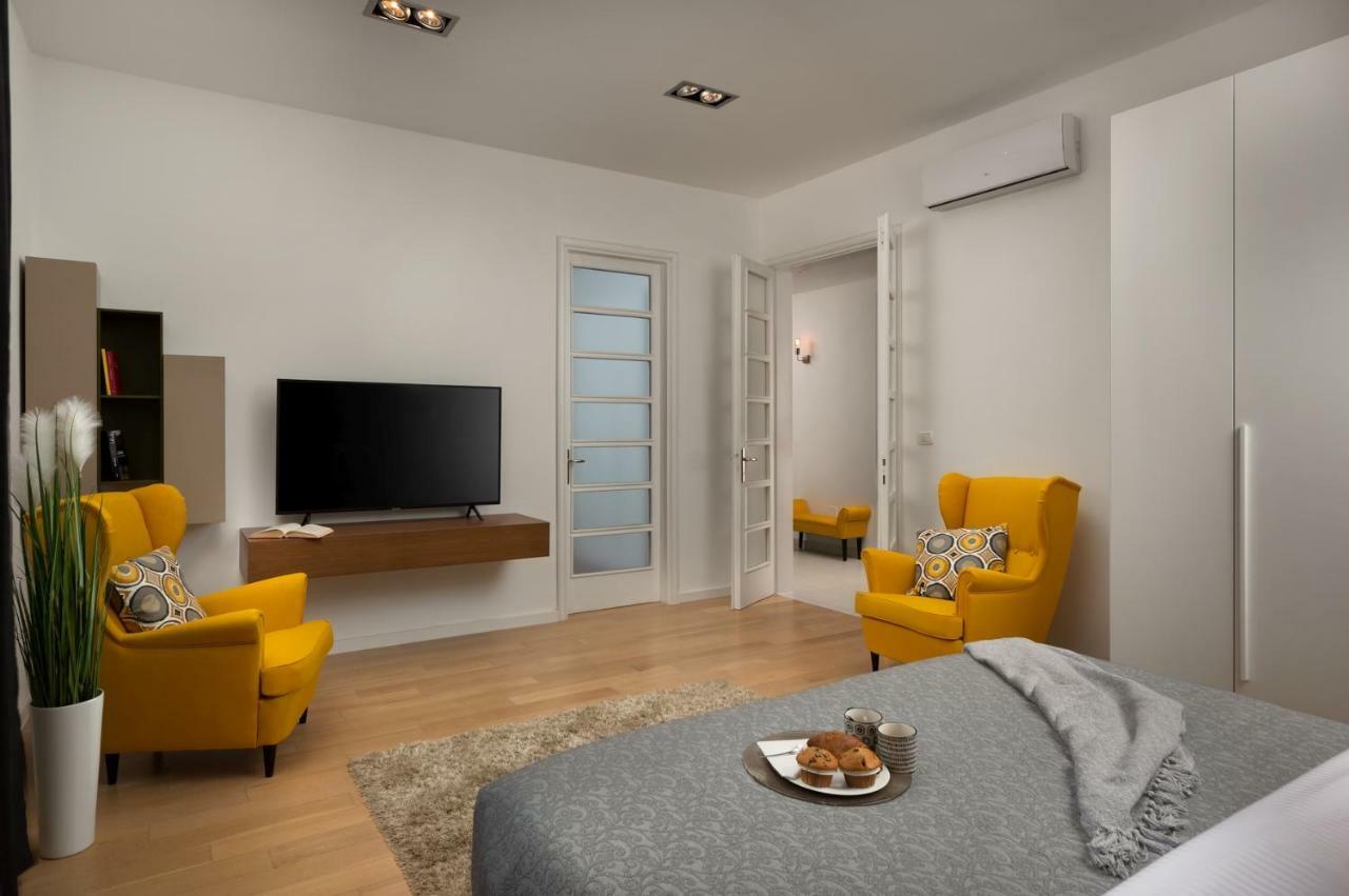 Carducci Apartment - Center Pula Extérieur photo