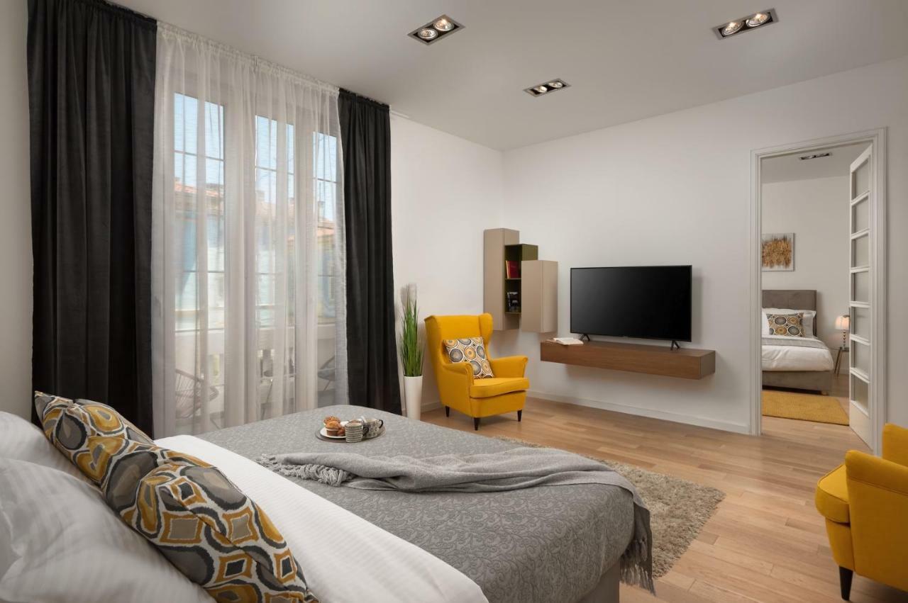 Carducci Apartment - Center Pula Extérieur photo