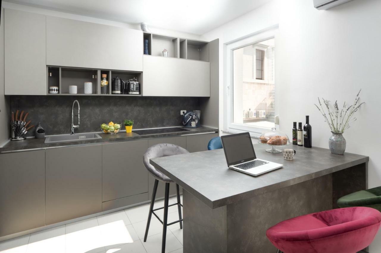 Carducci Apartment - Center Pula Extérieur photo