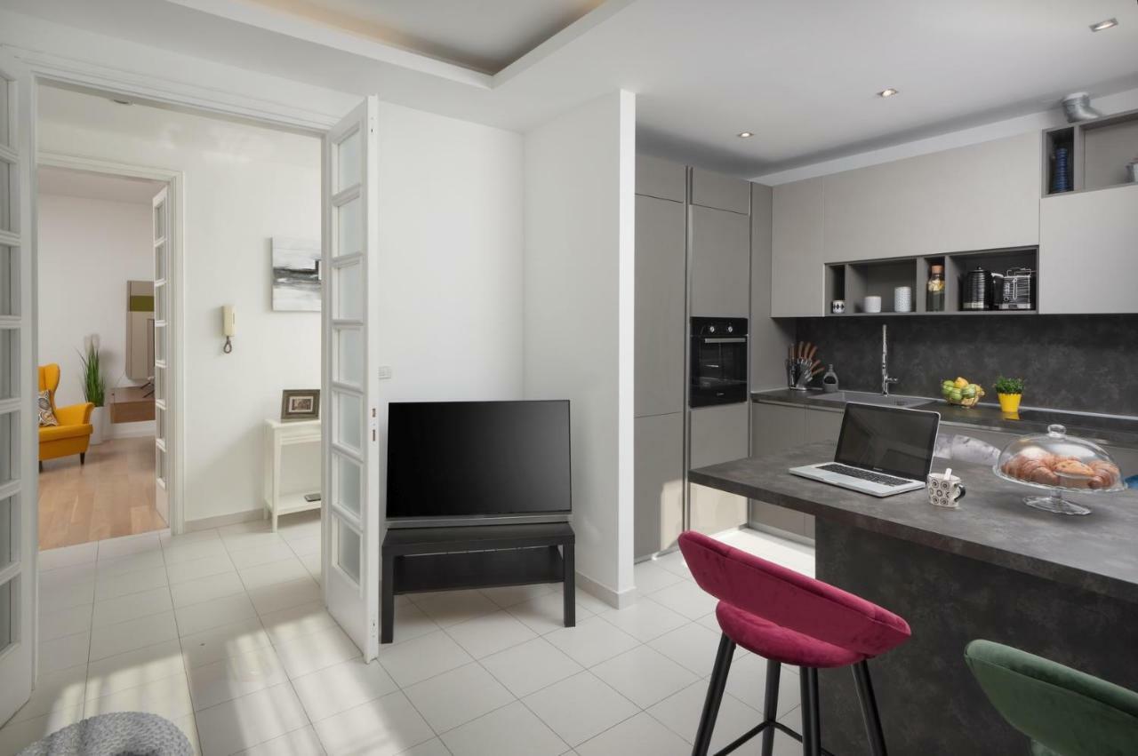 Carducci Apartment - Center Pula Extérieur photo