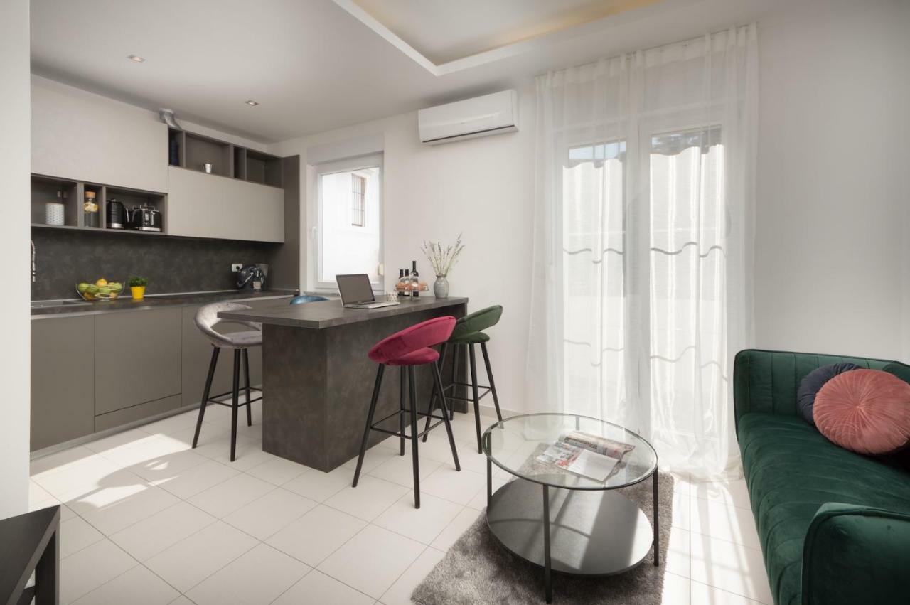 Carducci Apartment - Center Pula Extérieur photo